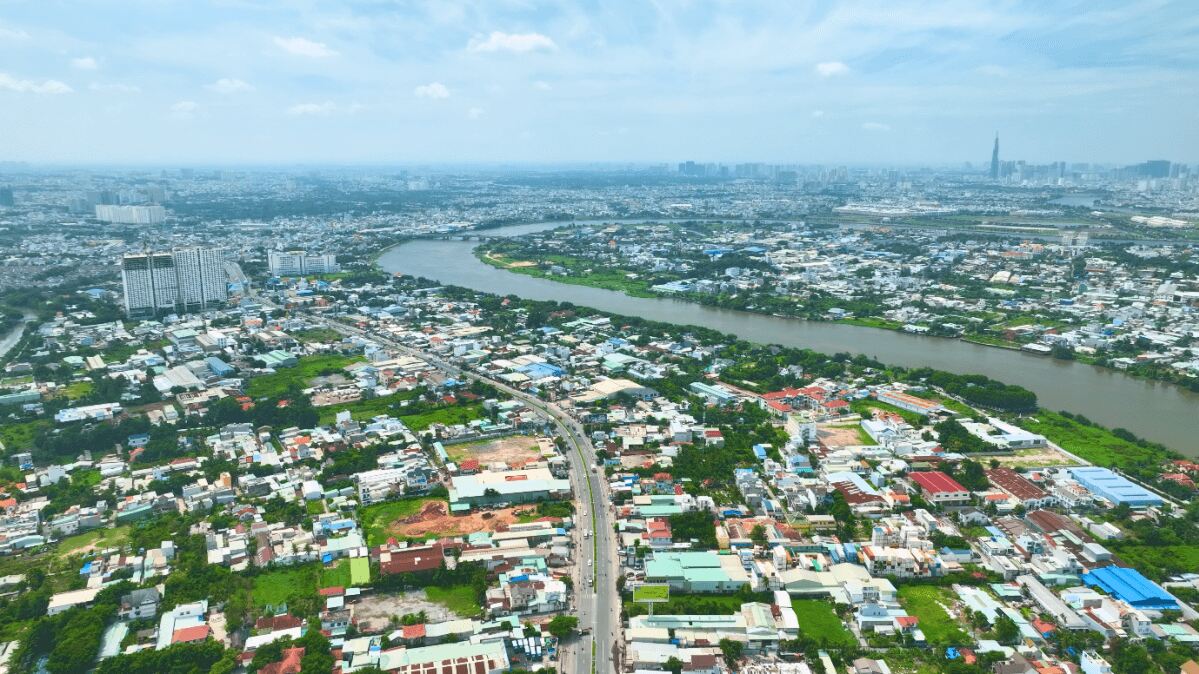 Skyline đô thị hiện đại tại khu Đông Bắc TP.HCM với hạ tầng phát triển mạnh và dòng tiền bất động sản đang dịch chuyển về khu vực