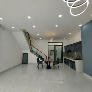 CHO THUÊ NHÀ ĐẸP - HẺM XE HƠI – 62M² – 3 TẦNG – HOÀNG HỮU NAM, QUẬN 9