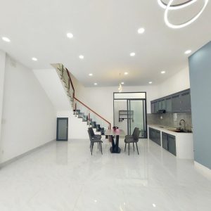 CHO THUÊ NHÀ ĐẸP - HẺM XE HƠI – 62M² – 3 TẦNG – HOÀNG HỮU NAM, QUẬN 9